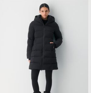 BNWT Aritzia Black Supersnug Puff 2o (Rainstop)